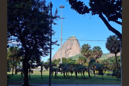 Apartamento à venda com 100m², 2 quartos e 1 vaga Apartamento à venda com 100m², 2 quartos e 1 vagaVista