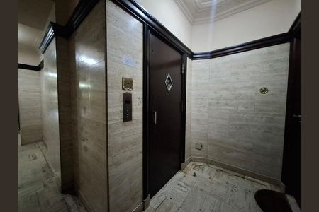 Apartamento à venda com 100m², 2 quartos e 1 vaga Apartamento à venda com 100m², 2 quartos e 1 vagaHall de entrada