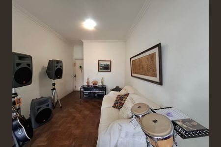 Apartamento à venda com 100m², 2 quartos e 1 vaga Apartamento à venda com 100m², 2 quartos e 1 vagaSala