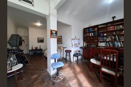 Apartamento à venda com 100m², 2 quartos e 1 vaga Apartamento à venda com 100m², 2 quartos e 1 vagaSala