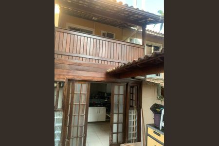 Casa à venda com 121m², 4 quartos e 1 vaga