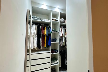 Apartamento à venda com 116m², 3 quartos e sem vaga Apartamento à venda com 116m², 3 quartos e sem vagaCloset da Suíte