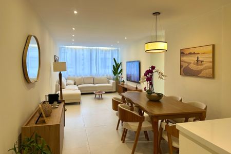 Apartamento à venda com 116m², 3 quartos e sem vaga Apartamento à venda com 116m², 3 quartos e sem vagaSala de Jantar