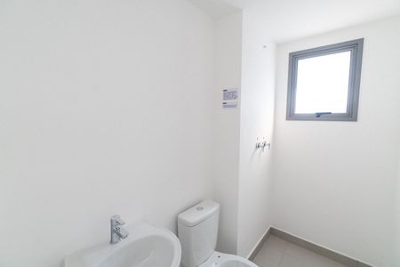 Apartamento à venda com 68m², 2 quartos e 1 vaga Apartamento à venda com 68m², 2 quartos e 1 vagaBanheiro da Suíte