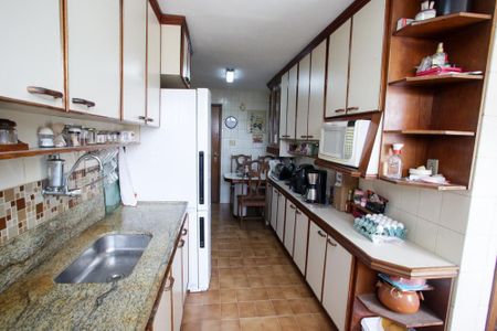 Apartamento à venda com 126m², 3 quartos e 2 vagasCozinha