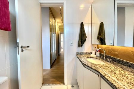 Apartamento à venda com 122m², 3 quartos e 2 vagasBanheiro da Suíte 1