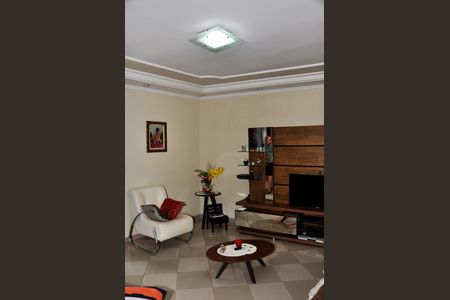 Casa para alugar com 200m², 4 quartos e 2 vagas Casa para alugar com 200m², 4 quartos e 2 vagasSala 1