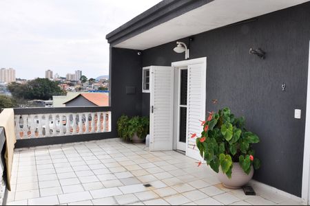 Casa para alugar com 200m², 4 quartos e 2 vagas Casa para alugar com 200m², 4 quartos e 2 vagasVaranda da Suíte