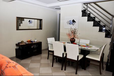 Casa para alugar com 200m², 4 quartos e 2 vagas Casa para alugar com 200m², 4 quartos e 2 vagasSala 2