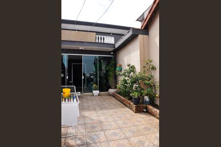 Casa para alugar com 200m², 4 quartos e 2 vagas Casa para alugar com 200m², 4 quartos e 2 vagasÁrea Externa
