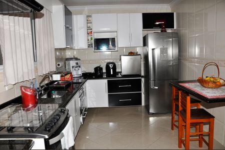 Casa para alugar com 200m², 4 quartos e 2 vagas Casa para alugar com 200m², 4 quartos e 2 vagasCozinha
