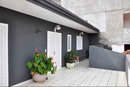 Casa para alugar com 200m², 4 quartos e 2 vagas Casa para alugar com 200m², 4 quartos e 2 vagasVaranda da Suíte