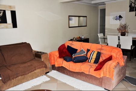 Casa para alugar com 200m², 4 quartos e 2 vagas Casa para alugar com 200m², 4 quartos e 2 vagasSala 1