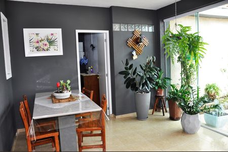 Casa para alugar com 200m², 4 quartos e 2 vagas Casa para alugar com 200m², 4 quartos e 2 vagasQuintal