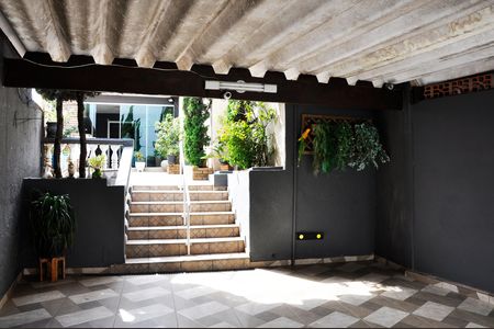 Casa para alugar com 200m², 4 quartos e 2 vagas Casa para alugar com 200m², 4 quartos e 2 vagasGaragem