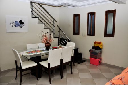 Casa para alugar com 200m², 4 quartos e 2 vagas Casa para alugar com 200m², 4 quartos e 2 vagasSala 2