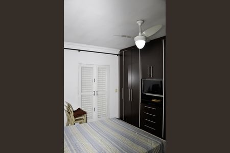 Casa para alugar com 200m², 4 quartos e 2 vagas Casa para alugar com 200m², 4 quartos e 2 vagasSuíte