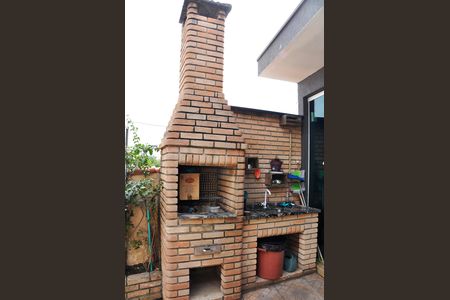 Casa para alugar com 200m², 4 quartos e 2 vagas Casa para alugar com 200m², 4 quartos e 2 vagasÁrea Externa