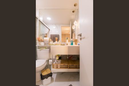 Apartamento à venda com 145m², 3 quartos e 2 vagas Apartamento à venda com 145m², 3 quartos e 2 vagasBanheiro Social