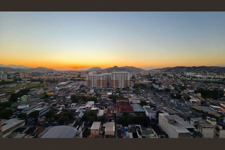 Apartamento à venda com 145m², 3 quartos e 2 vagas Apartamento à venda com 145m², 3 quartos e 2 vagasQuarto 2 vista