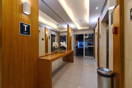 Apartamento à venda com 145m², 3 quartos e 2 vagas Apartamento à venda com 145m², 3 quartos e 2 vagasHall de entrada