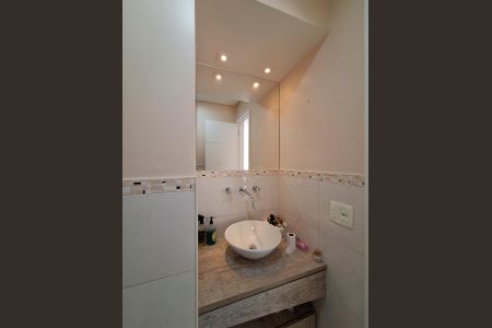 Apartamento à venda com 80m², 2 quartos e 2 vagas Apartamento à venda com 80m², 2 quartos e 2 vagasBanheiro