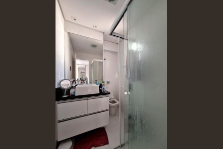 Apartamento à venda com 80m², 2 quartos e 2 vagas Apartamento à venda com 80m², 2 quartos e 2 vagasBanheiro da Suíte