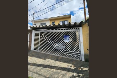 Casa à venda com 110m², 3 quartos e 2 vagasFachada