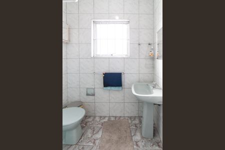 Casa à venda com 110m², 3 quartos e 2 vagasBanheiro