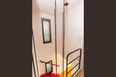 Apartamento à venda com 74m², 1 quarto e 1 vagaEscada