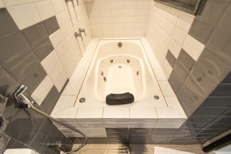 Apartamento à venda com 74m², 1 quarto e 1 vagaBanheiro