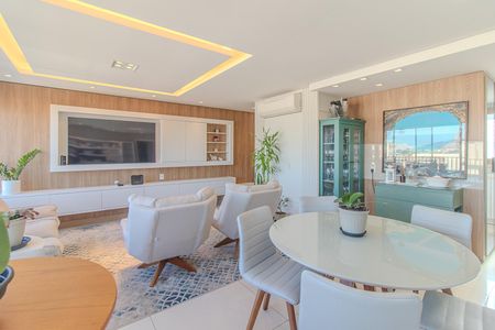 Sala de apartamento à venda com 3 quartos, 104m² em Cavalhada, Porto Alegre