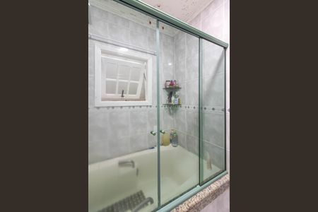 Casa à venda com 369m², 3 quartos e 9 vagas Casa à venda com 369m², 3 quartos e 9 vagasBanheiro da Suíte