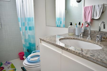 Apartamento à venda com 98m², 3 quartos e 2 vagasBanheiro Social