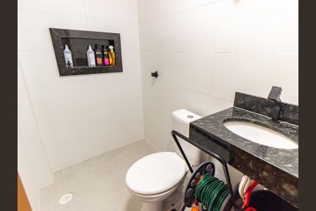 Casa à venda com 108m², 2 quartos e 1 vagaBanheiro