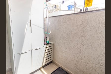 Casa à venda com 108m², 2 quartos e 1 vagaÁrea de Serviço