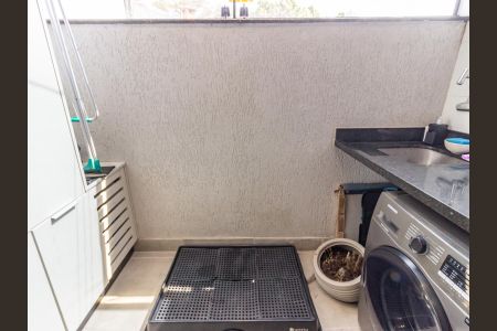 Casa à venda com 108m², 2 quartos e 1 vagaÁrea de Serviço