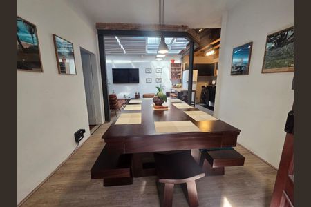 Casa à venda com 70m², 2 quartos e sem vagaarea externa