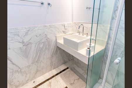 Apartamento à venda com 150m², 3 quartos e 3 vagasBanheiro da Suíte 2