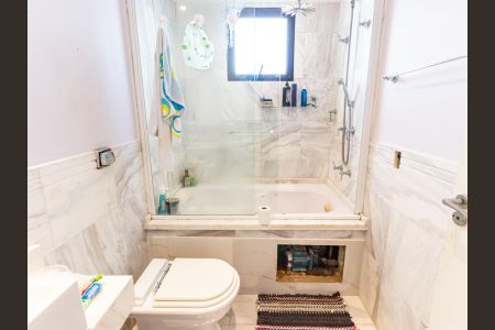 Apartamento à venda com 150m², 3 quartos e 3 vagasBanheiro da Suíte 1