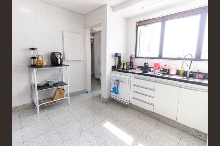 Apartamento à venda com 150m², 3 quartos e 3 vagasCozinha