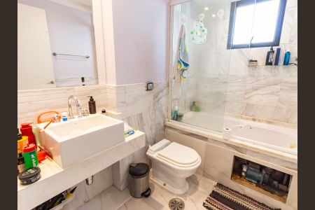 Apartamento à venda com 150m², 3 quartos e 3 vagasBanheiro da Suíte 1