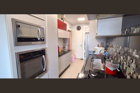 Apartamento à venda com 353m², 4 quartos e 4 vagas Apartamento à venda com 353m², 4 quartos e 4 vagasCozinha