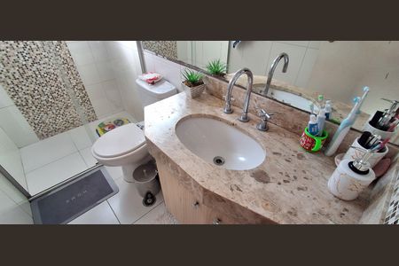 Apartamento à venda com 353m², 4 quartos e 4 vagas Apartamento à venda com 353m², 4 quartos e 4 vagasBanheiro Suíte 2