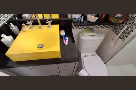 Apartamento à venda com 353m², 4 quartos e 4 vagas Apartamento à venda com 353m², 4 quartos e 4 vagasBanheiro Suíte 1