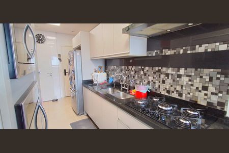 Apartamento à venda com 353m², 4 quartos e 4 vagas Apartamento à venda com 353m², 4 quartos e 4 vagasCozinha