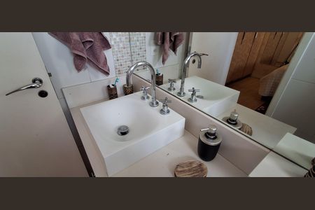 Apartamento à venda com 353m², 4 quartos e 4 vagas Apartamento à venda com 353m², 4 quartos e 4 vagasBanheiro Social