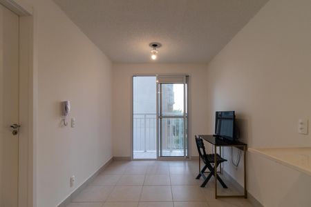 Sala de apartamento para alugar com 1 quarto, 32m² em Parque Industrial Tomas Edson, São Paulo