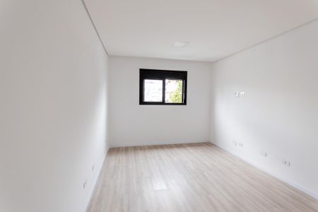 Quarto de apartamento à venda com 1 quarto, 96m² em Vila Curuçá, Santo André