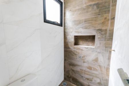 Banheiro de apartamento à venda com 1 quarto, 96m² em Vila Curuçá, Santo André